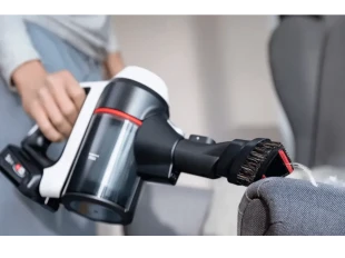 Usisivac BOSCH BBS711W/sa posudom/štapni/fleksibilna cev/bela