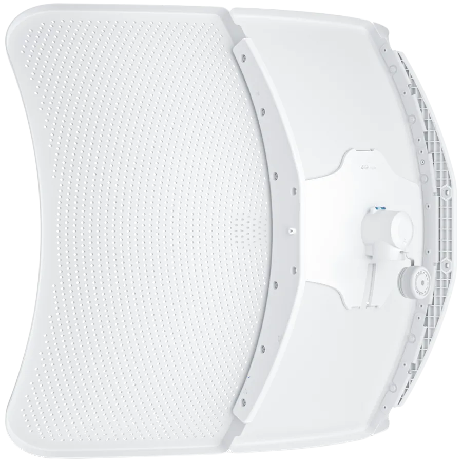 Ubiquiti LTU-XR 5 GHz LTU client that establishes extremely long-distance wireless links with an LTU Rocket serving as its base station. Slika 3