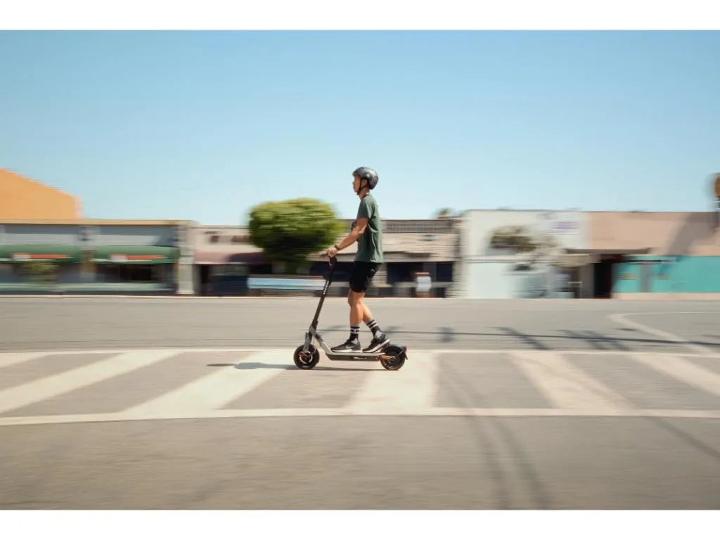 Elektricni trotinet SEGWAY NINEBOT E3 Pro E Silver Slika 14