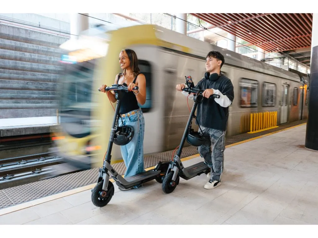 Elektricni trotinet SEGWAY NINEBOT E3 Pro E Silver Slika 15