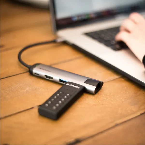 Flash Verbatim Keypad Secure USB 3.0 32GB Slika 2