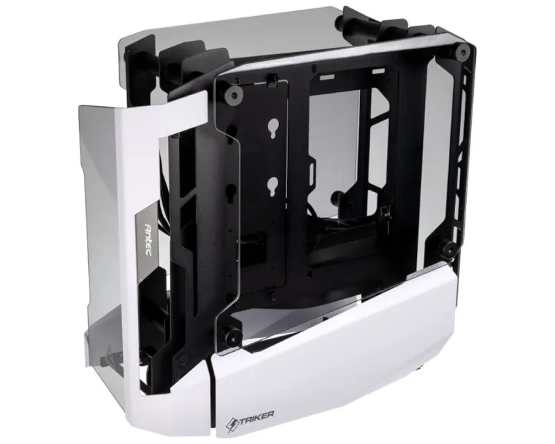 ANTEC Striker kućište  Slika 7