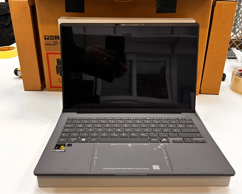 ASUS ZenBook 14 OLED UX3407RA-QD010W (14 inča WUXGA OLED, Snapdragon X Elite X1E, 32GB, SSD 1TB, Win11 Home) laptop  Slika 9