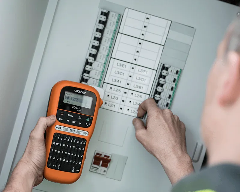 BROTHER PT-E110VP štampač nalepnica za električare (PTE110VPR1) Slika 6