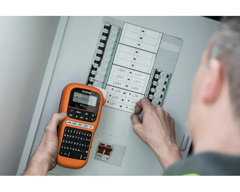 BROTHER PT-E110VP štampač nalepnica za električare (PTE110VPYJ1)  Slika 6