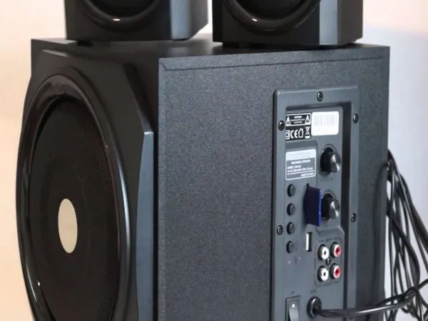 Microlab TMN9BT Aktivni drveni zvucnici 2.1 sistem 40W RMS (18W+2*11W) SD, USB, 3,5mm, Bluetooth Slika 2