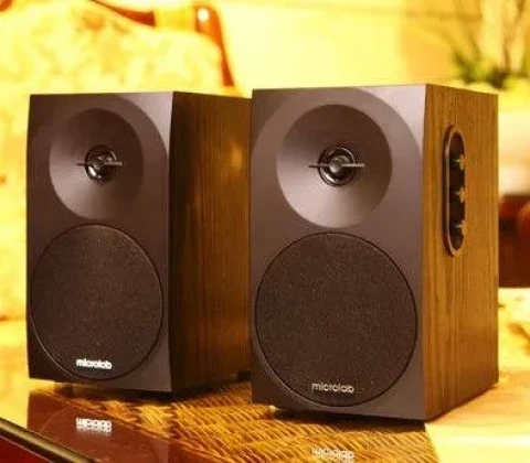 Microlab B70BT Aktivni drveni zvucnici 2.0 20W RMS(2x10W) 3,5mm Bluetooth Slika 2