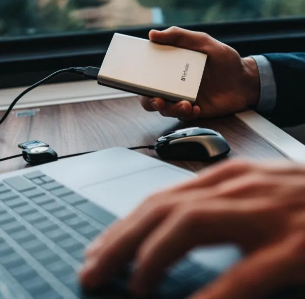 Verbatim EHV53189 SILVER 2TB, 2.5inc, Eksterni hard disk  USB 3.0 Slika 2