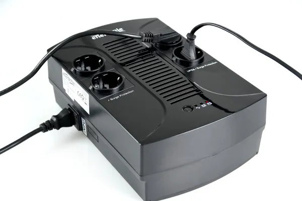 EG-UPS-002 Gembird UPS sa stabilizatorom 850VA 510W 4xschuko Slika 5