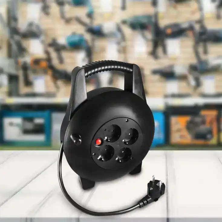 Produžni kabal na namotaju Prosto HJR4-10-P 10m 1.5mm2/IP20/4 utičnice Slika 3