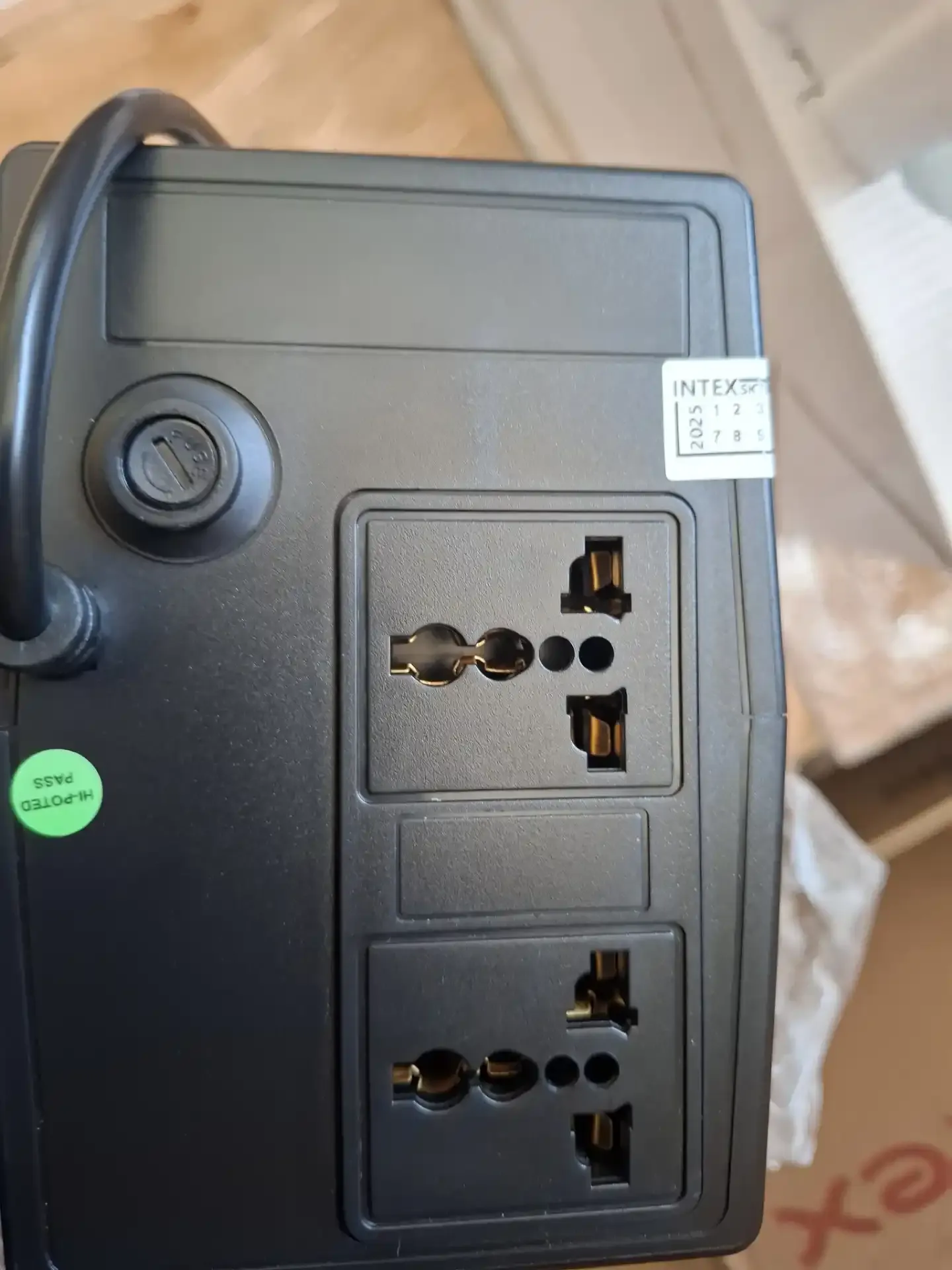 UPS Intex IT-F650VA/650VA/360W Slika 2
