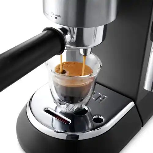 Aparat za espresso DeLonghi EC685BK crni Slika 4